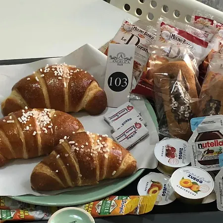 Angelica Frühstückspension Neapel